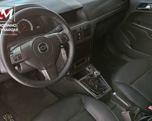 VECTRA-HATCH-PRATA-10