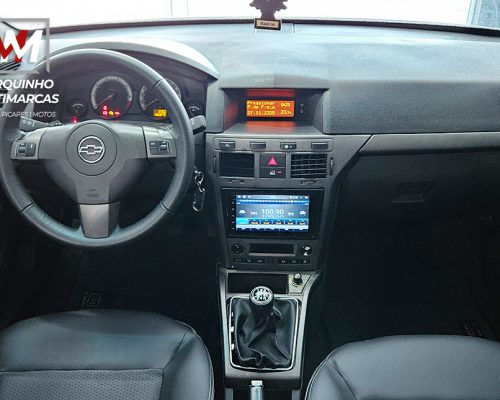 VECTRA-HATCH-PRATA-13