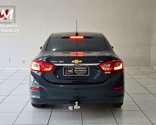 cruze-sedan-azul-06